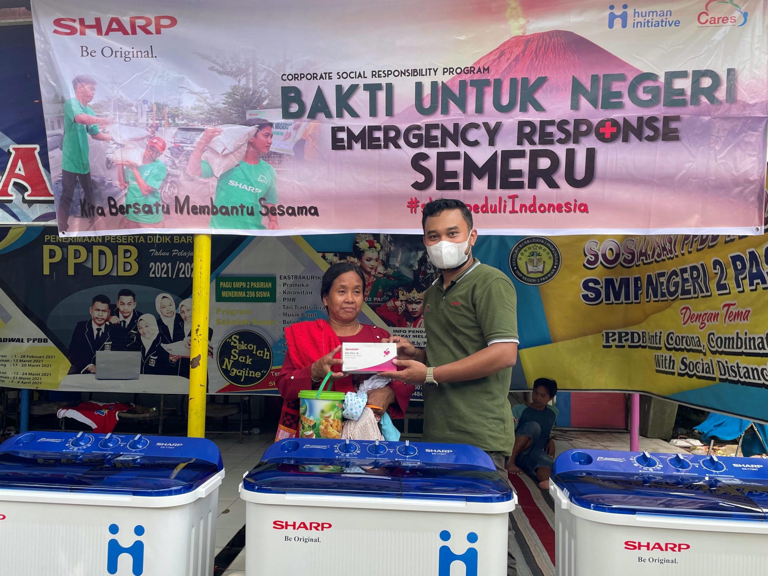 Sharp Fasilitasi Sarana Kesehatan dan Kebersihan Bagi Warga Pengungsi Semeru