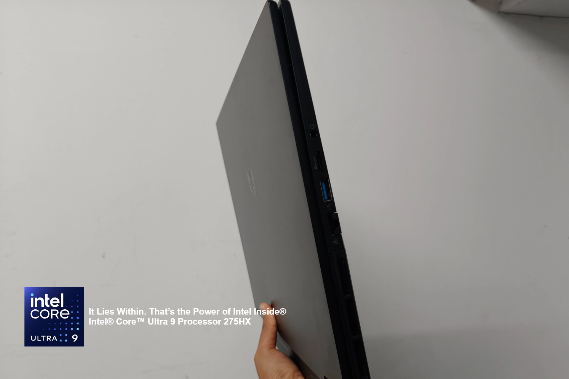 Predator Helios Neo 16S AI 