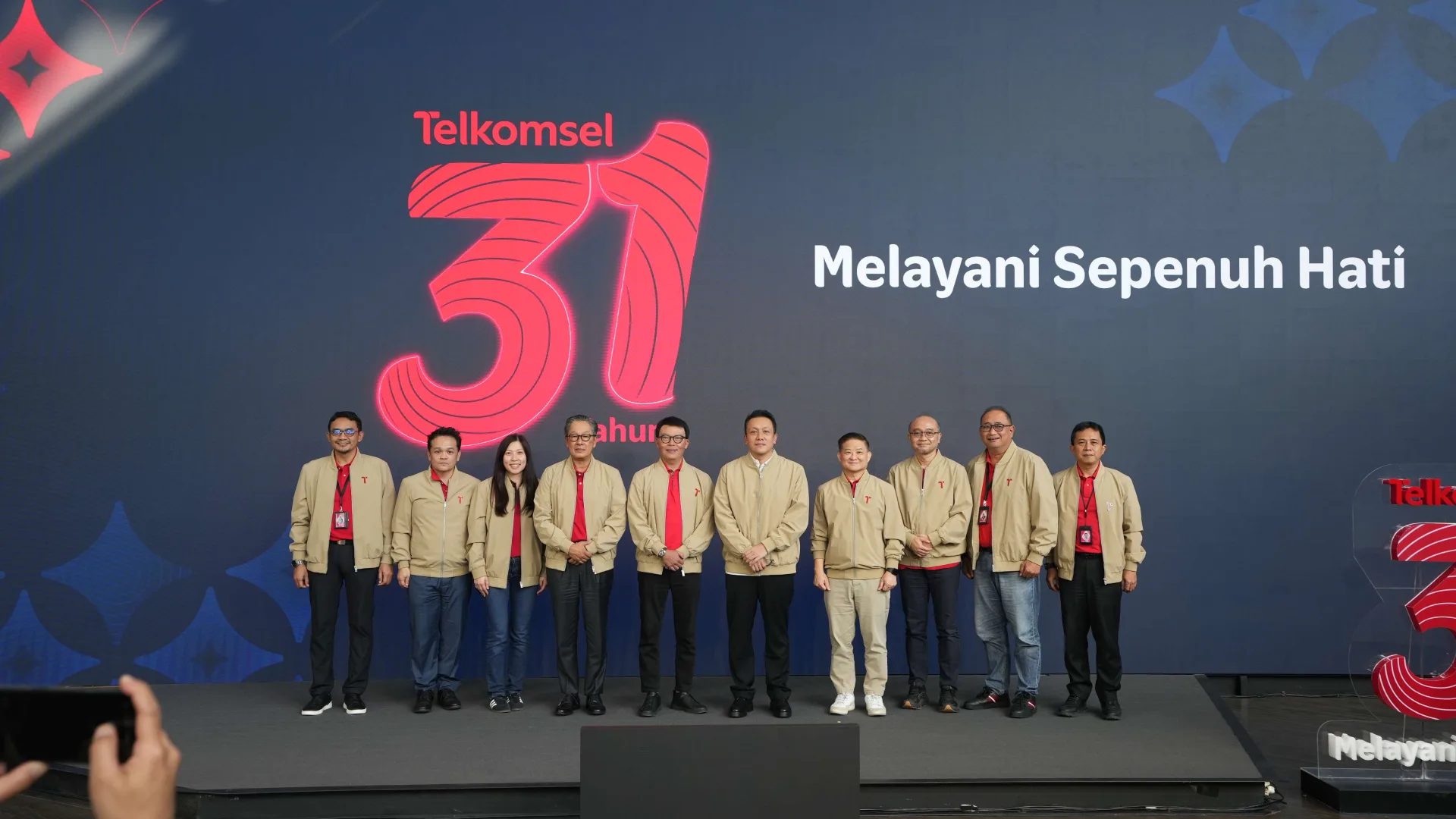Melayani Sepenuh Hati