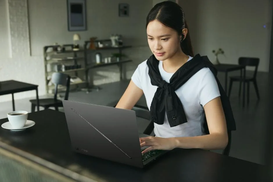 laptop gaming tipis terbaik Gak Ada Lawan! ROG Zephyrus G14 (GU405) Resmi Masuk Indonesia, Laptop Gaming Tipis Terbaik yang Super AI