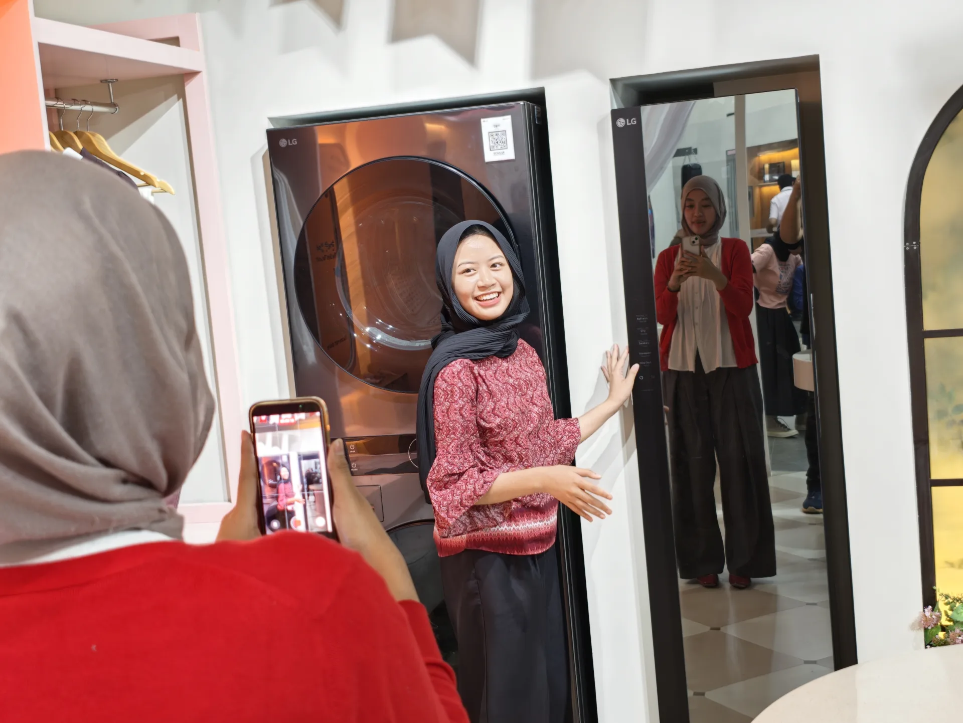 Life’s Good Creator Club LG Bisa Cuan Jutaan! LG Resmi Luncurkan Life’s Good Creator Club Buat Kreator Digital & Affiliator Indonesia